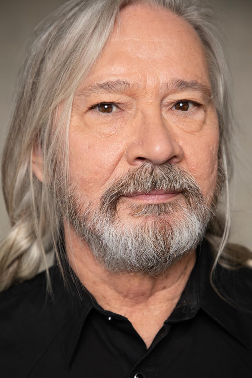 actor Thomas Peterson large photo