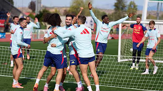Tres minutos de pura calidad en el entrenamiento de la Selección | 🔴 SEFUTBOL backdrop
