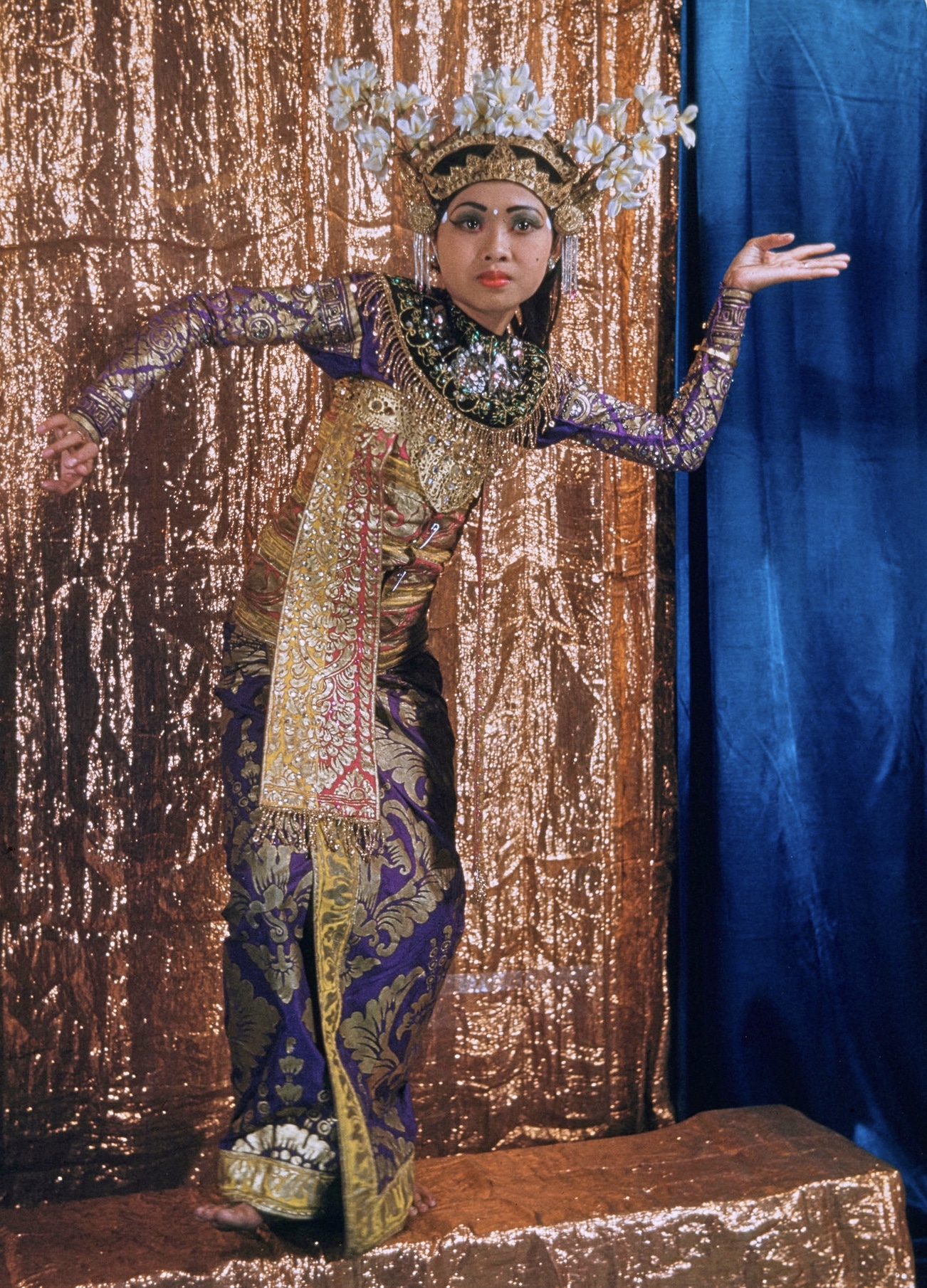 actor Ni Gusti Ayu Putu Raka Suryaningsih large photo