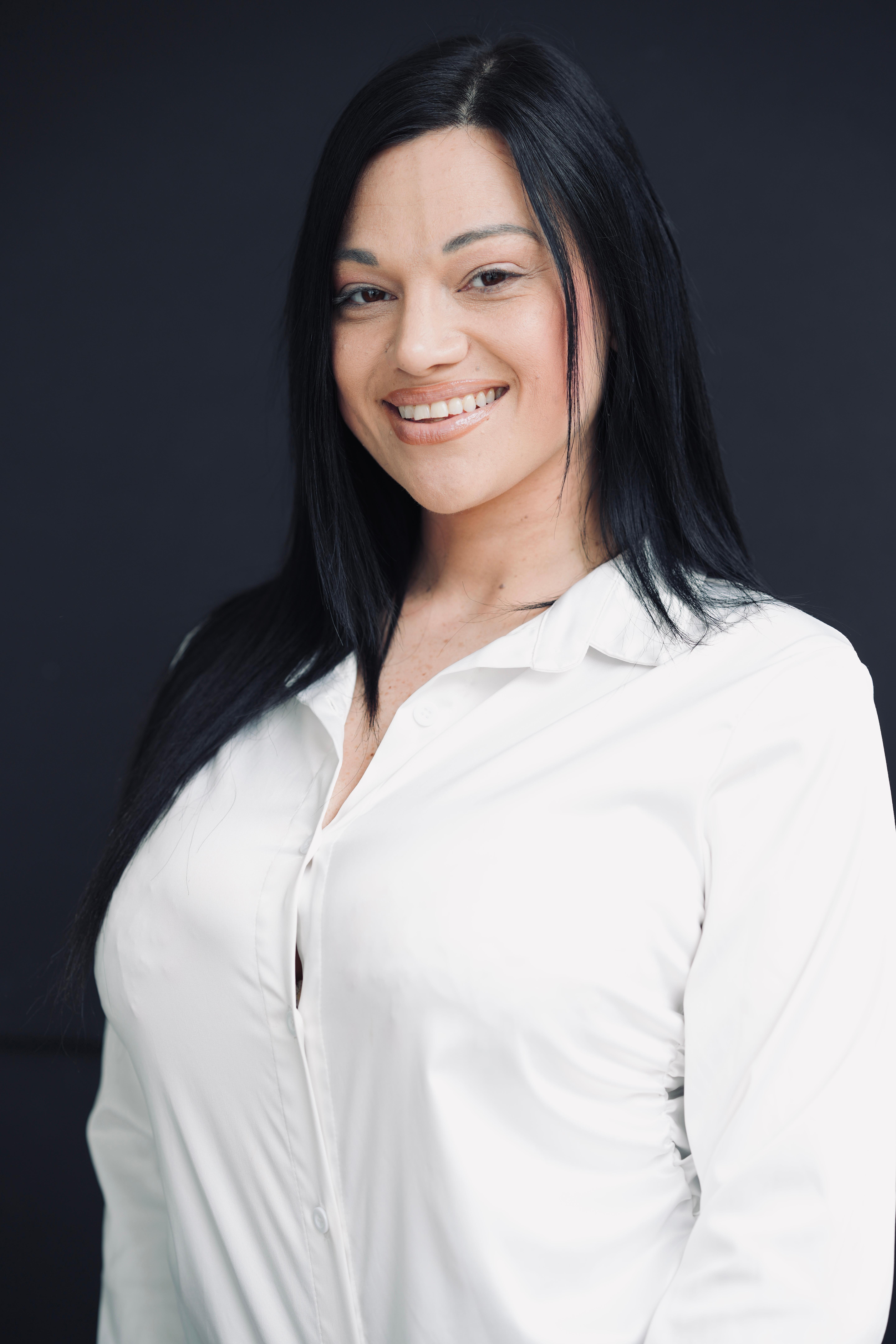 Mona Azar