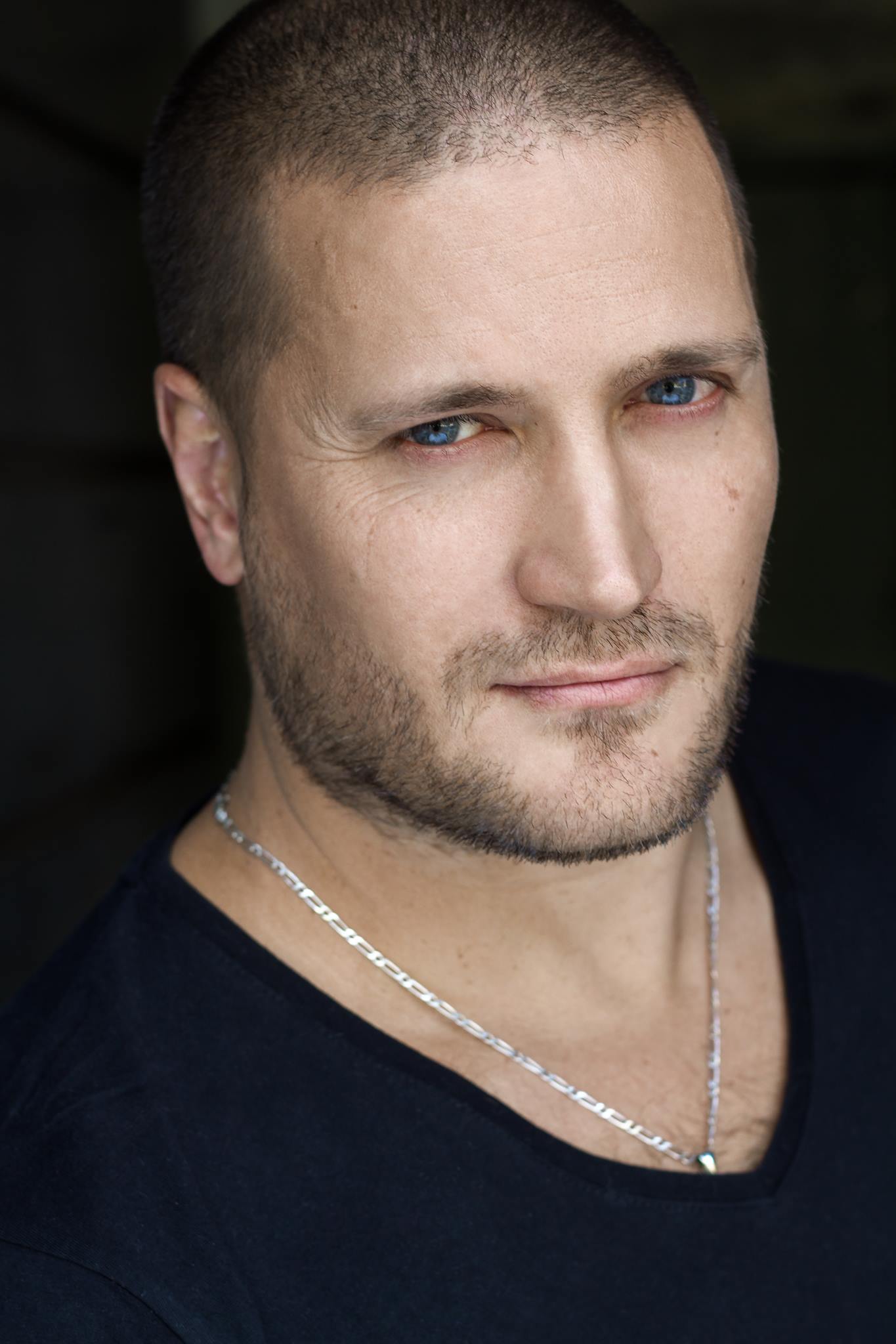 actor Paul Dean large photo