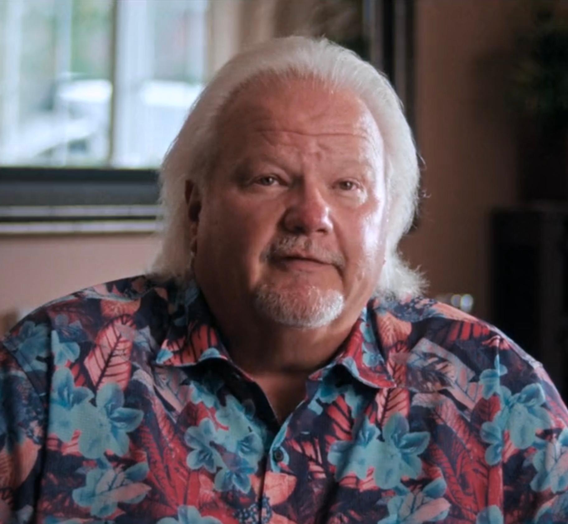 actor Steve Aker large photo