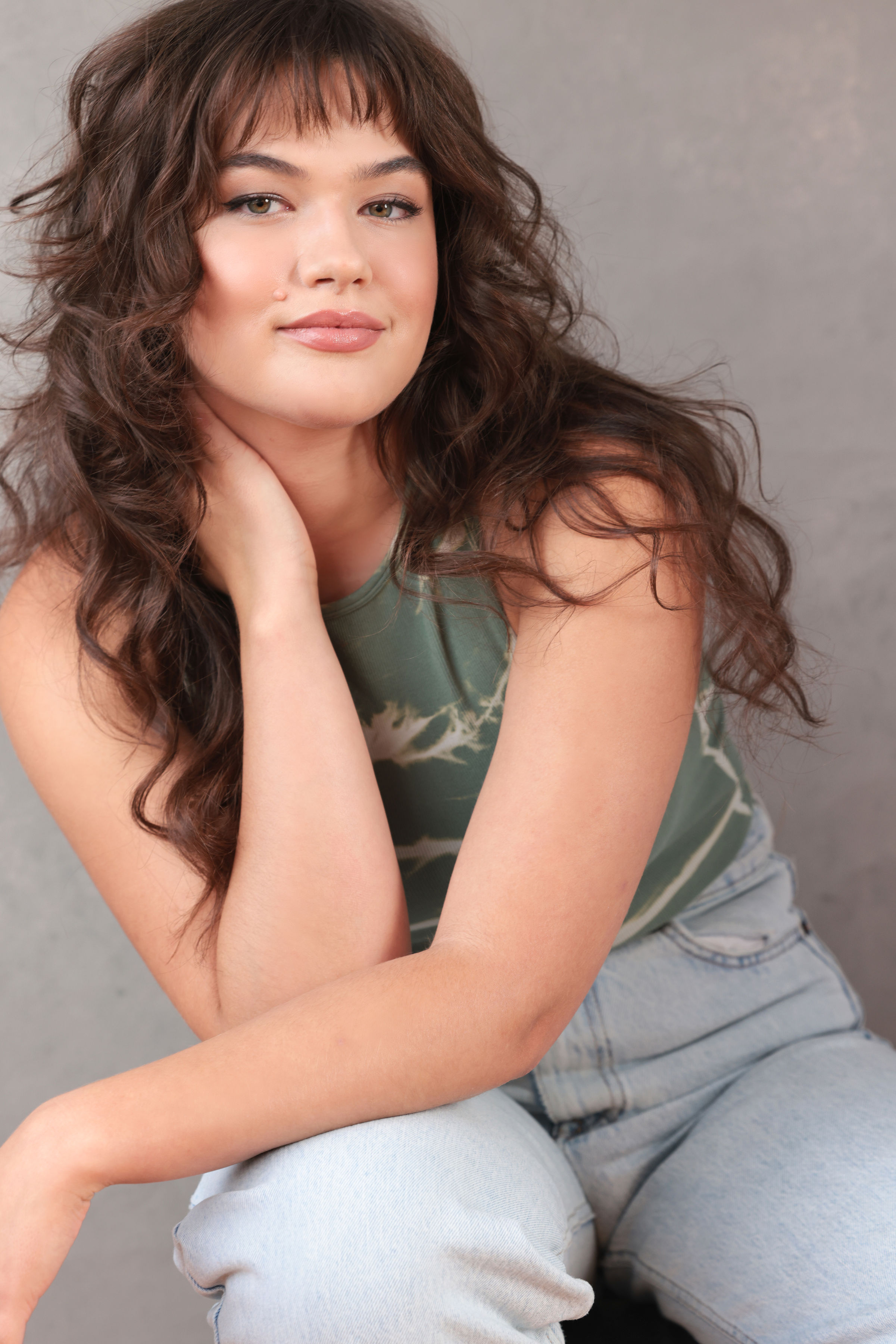 actor Annika Cowles large photo