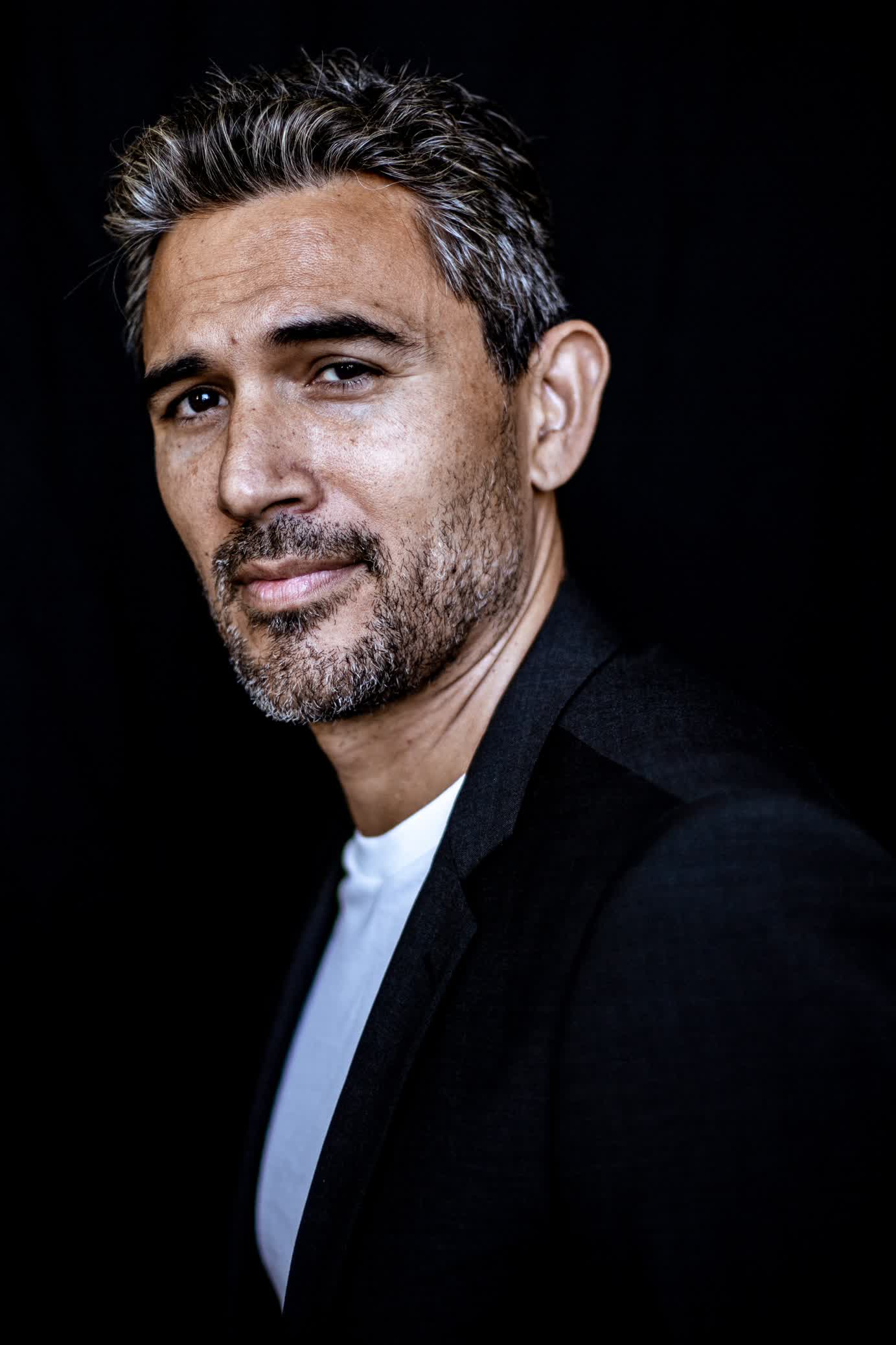 actor Ivan Hernandez large photo