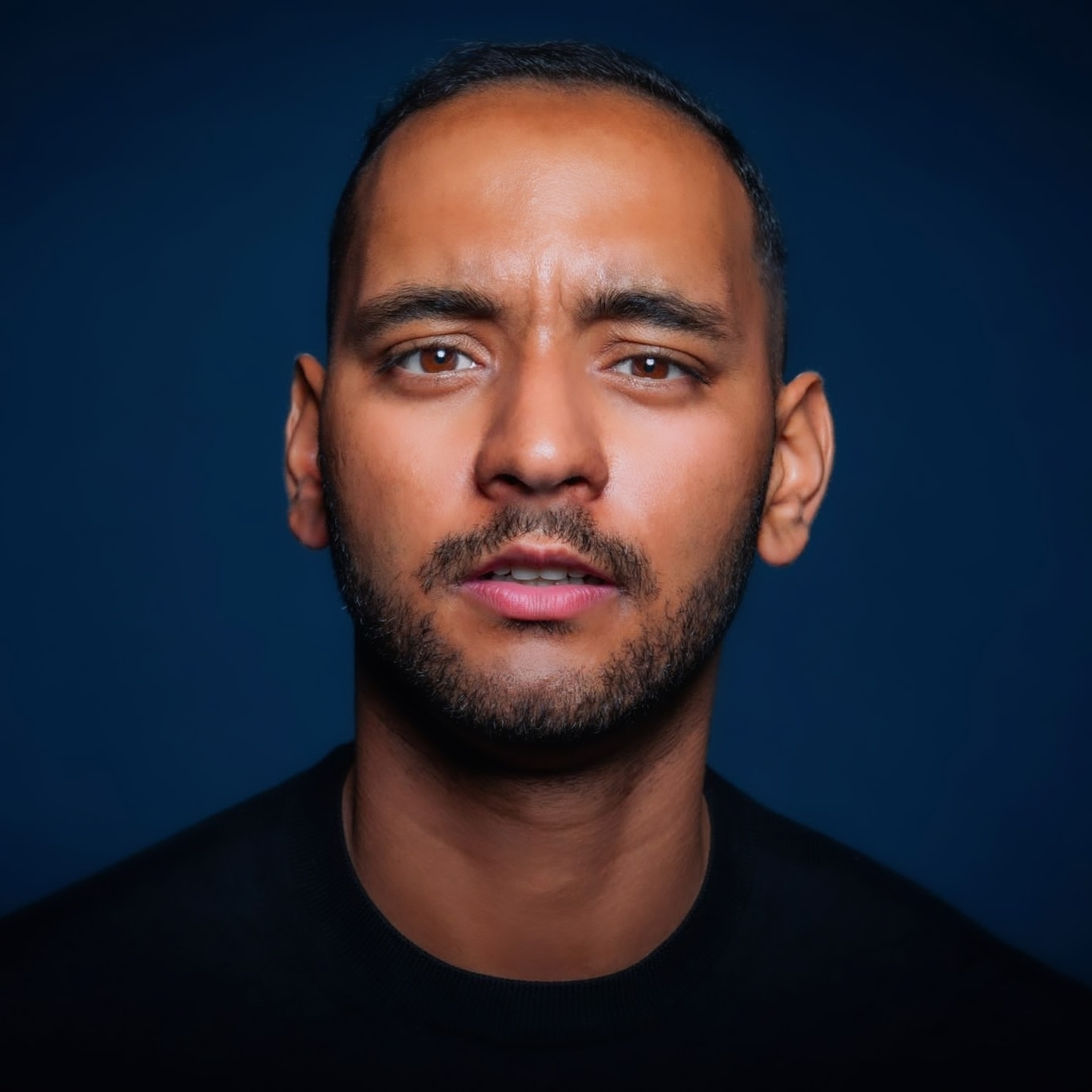 actor Alyx Nazir large photo