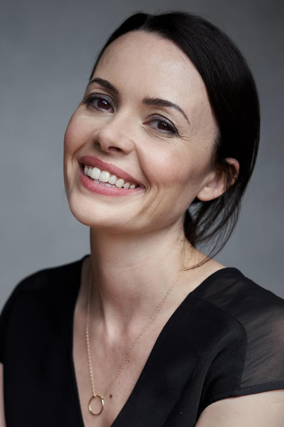 actor Lisa Diveney large photo