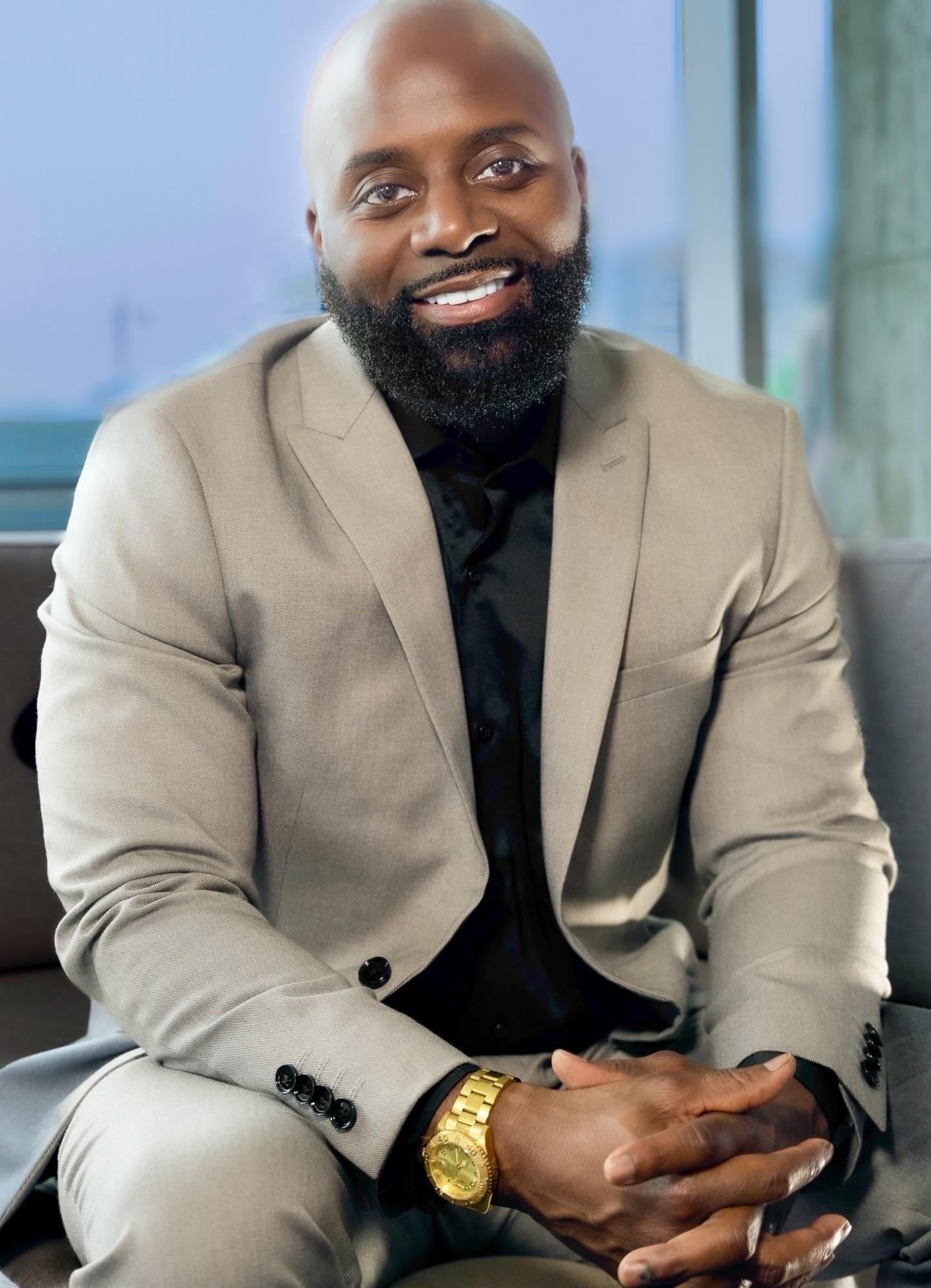 actor Shaun Sinclair large photo