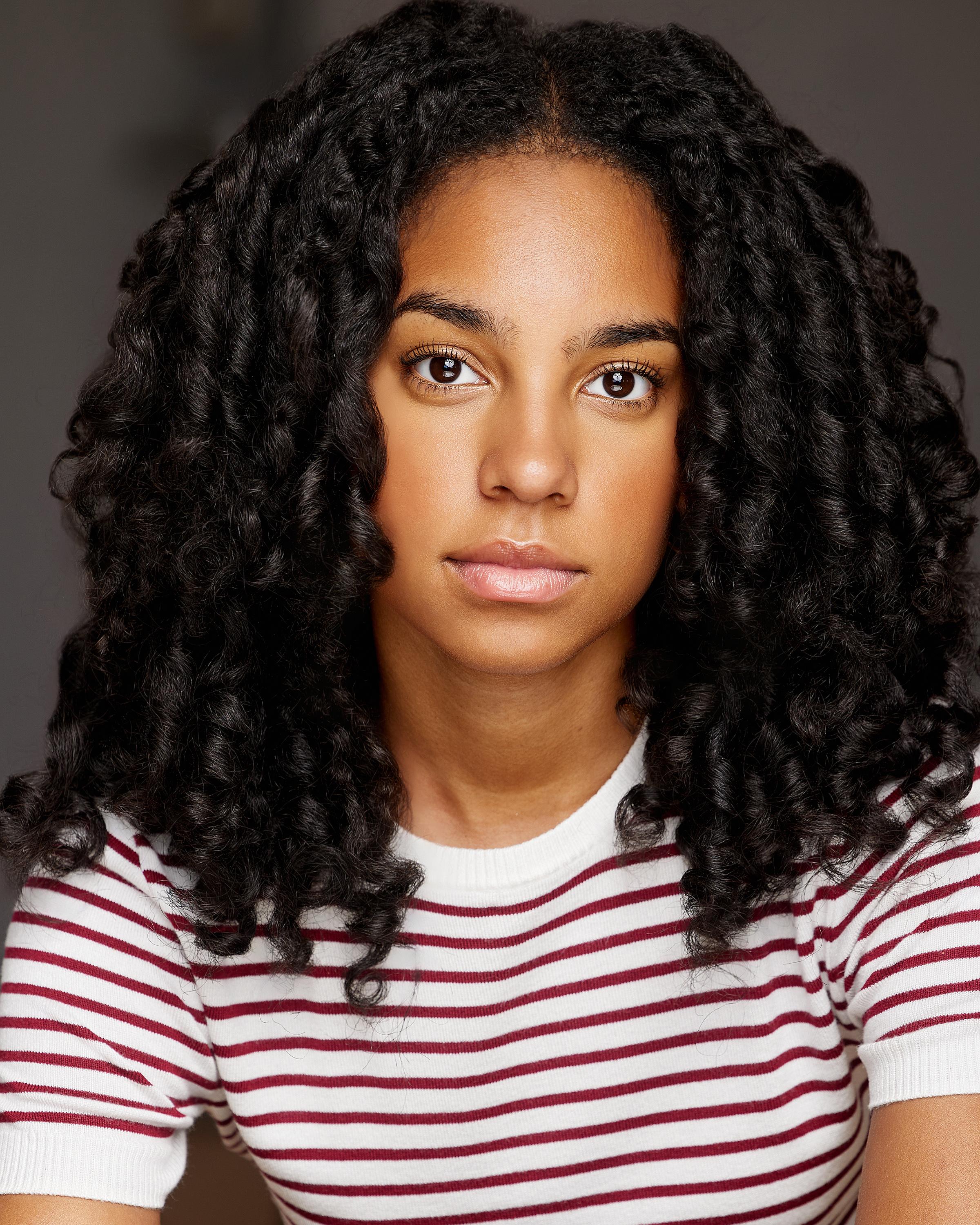 actor Ava Arrindell large photo