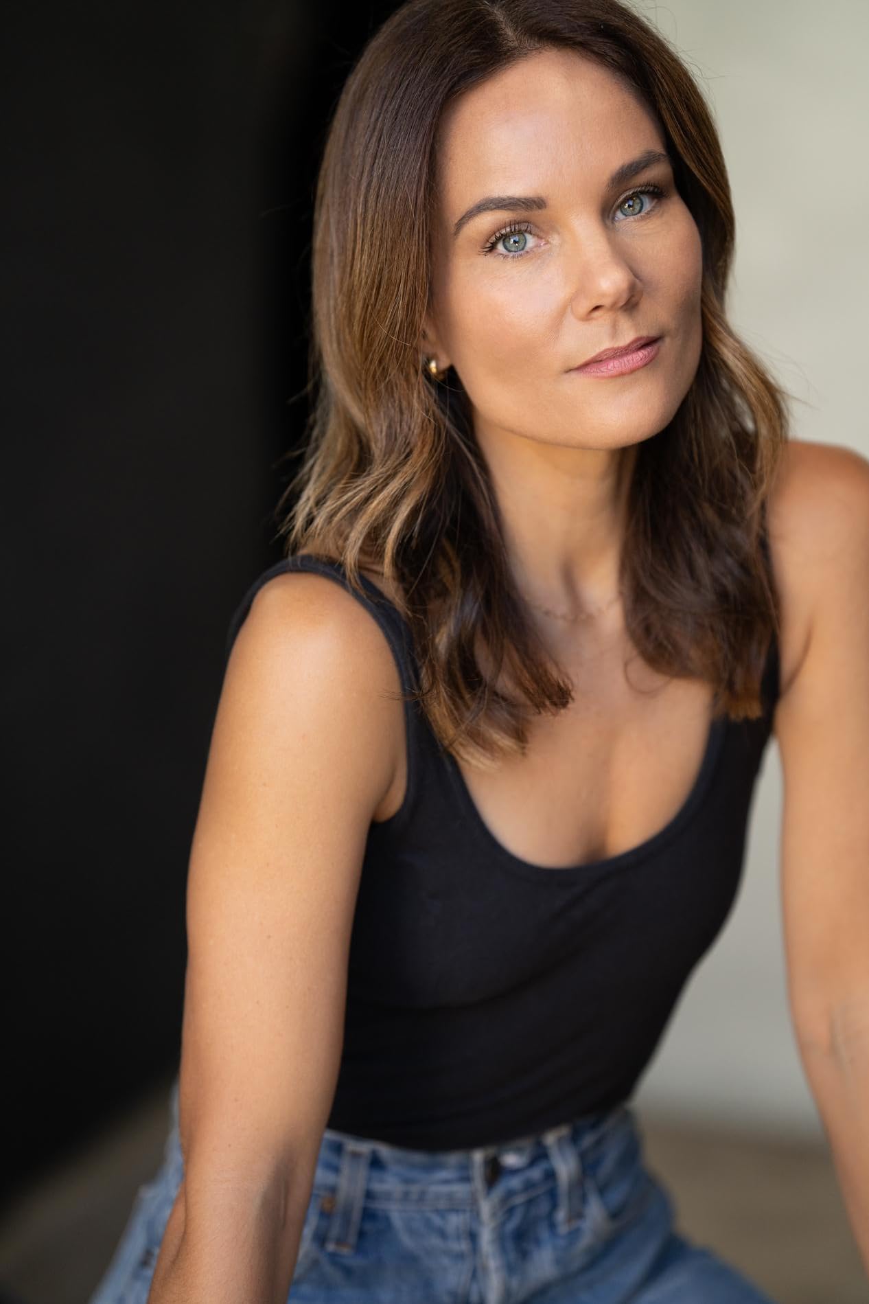 actor Olivia Allen large photo