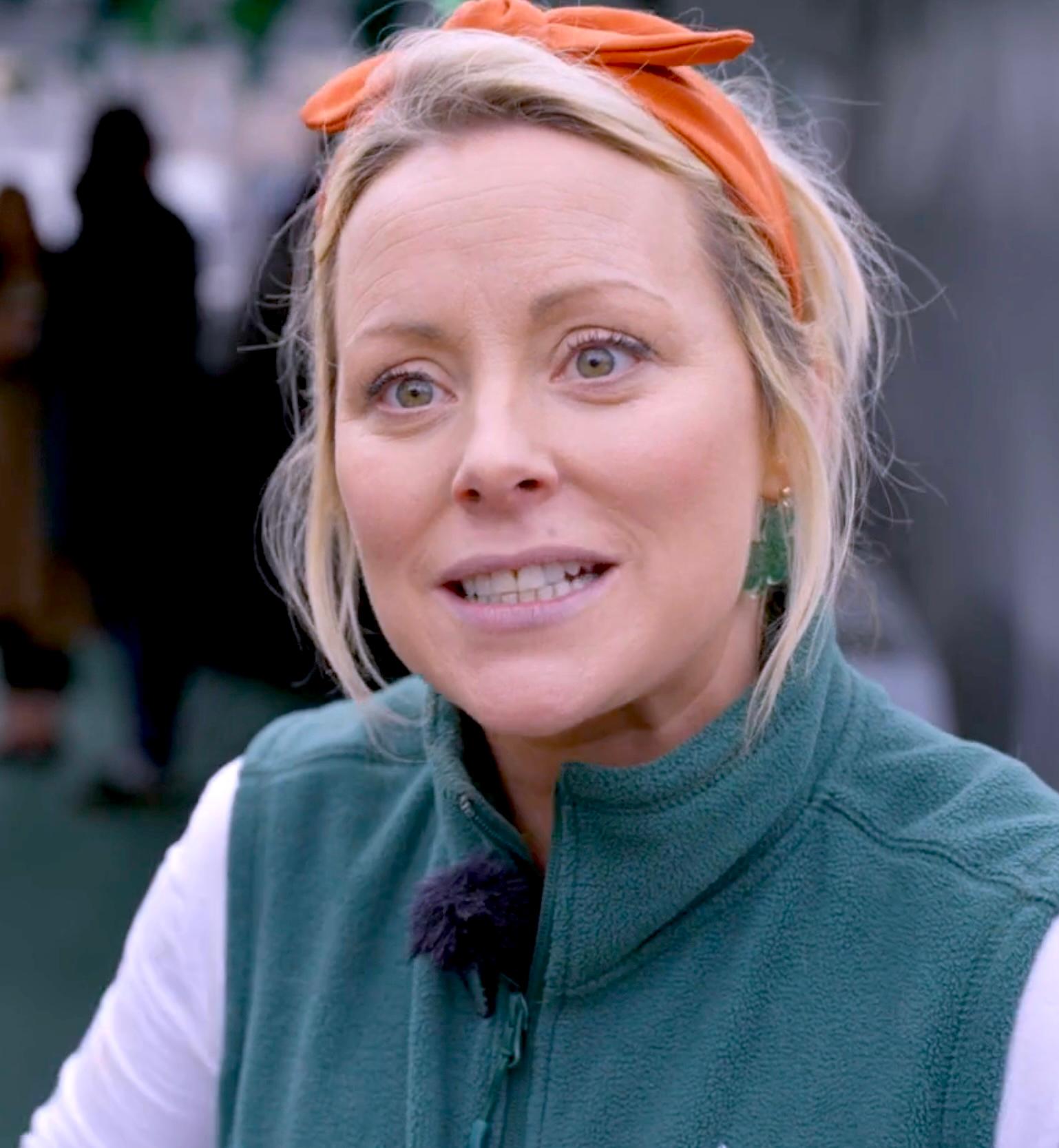 actor Anna Haugh large photo