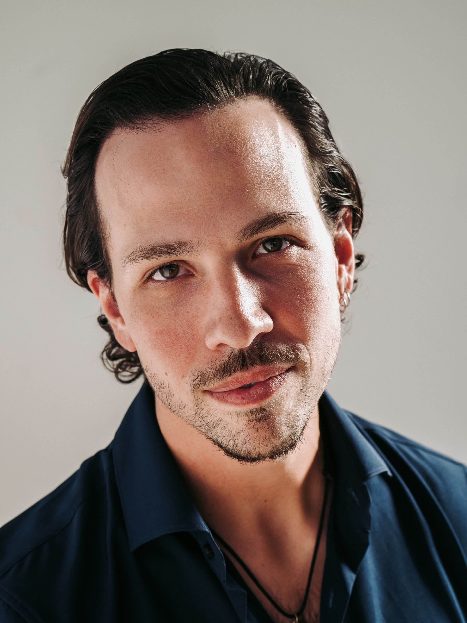 actor Michael Ellero large photo