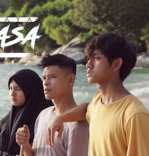 Cerita Raya Luar Biasa [Malay]