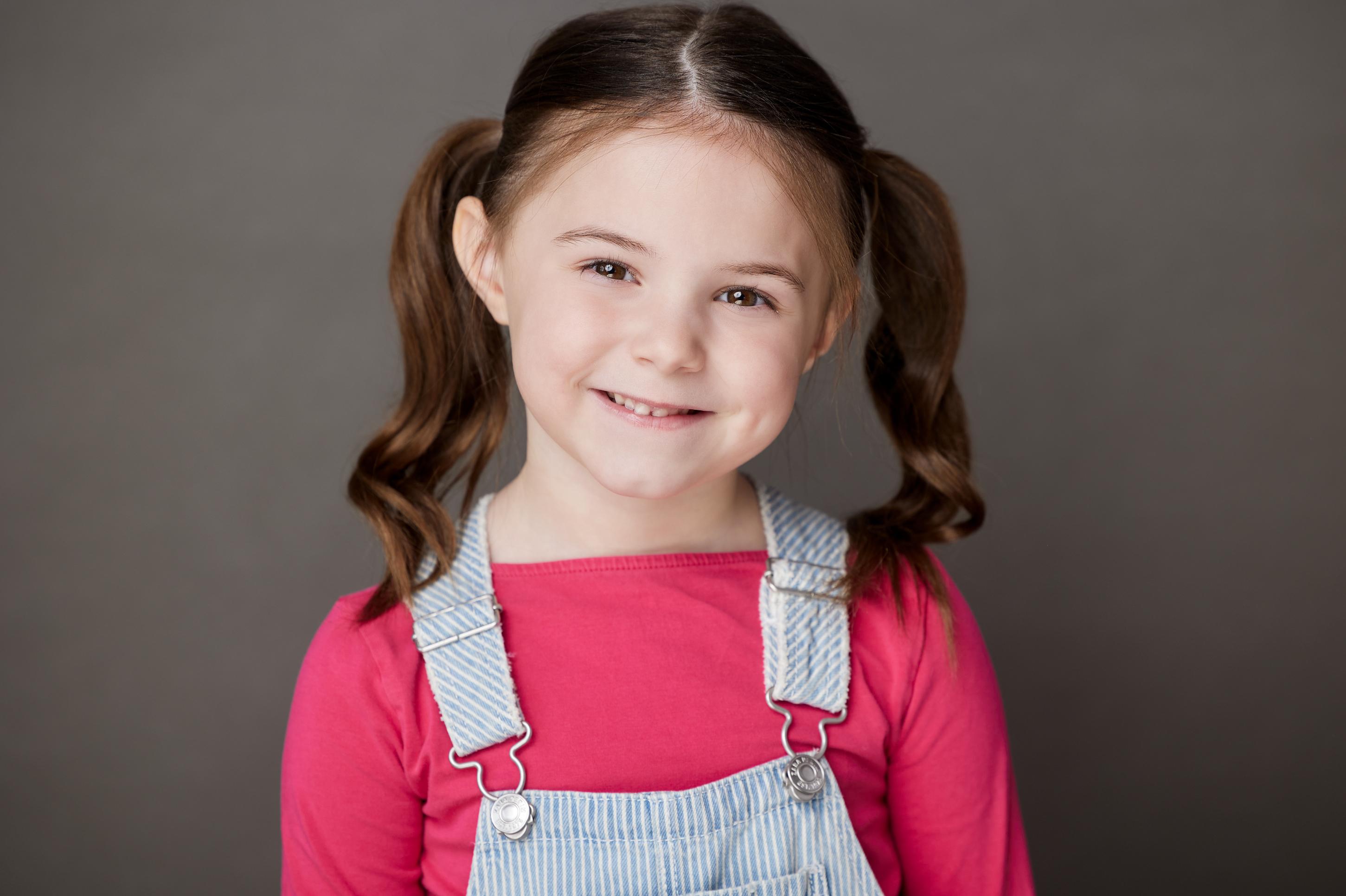 actor Elodie Gahan large photo