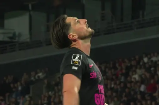 [Highlights] Angle blocked! Anan's first-time volley in the box saved by defender