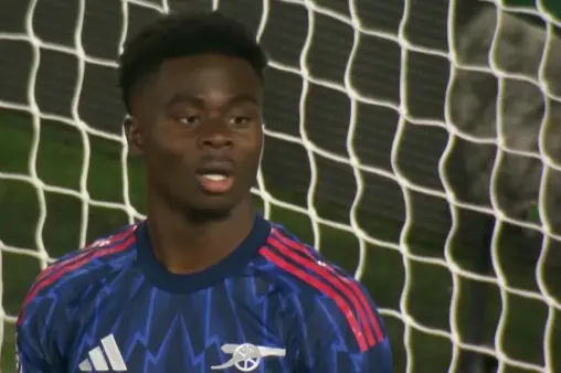 [Highlights] Dazzling! Saka surges into the box to cause chaos, only for the defender to clear