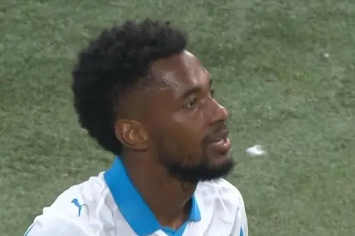 [Goal] Perfect delivery! Murillo's central header bounces into the net with ease