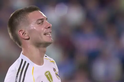 [Highlights] A crisp strike! Rodrygo fires a close-range shot in a scramble, saved by the goalkeeper