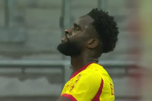 [Goal] Striker's trademark! Edward's ghostly run meets a clever pass, heads home