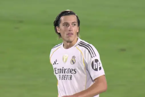 [Highlights] Great team play! Real Madrid builds attack from the back, Mbappe follows up with a shot wide