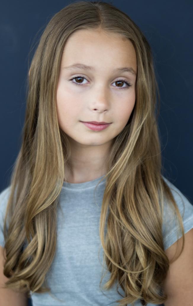 actor Ayla Bullington large photo