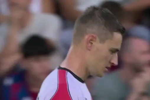 [Goal] Lopez delivers corner to near post, De Frutos scores with a clever finish into the near corner