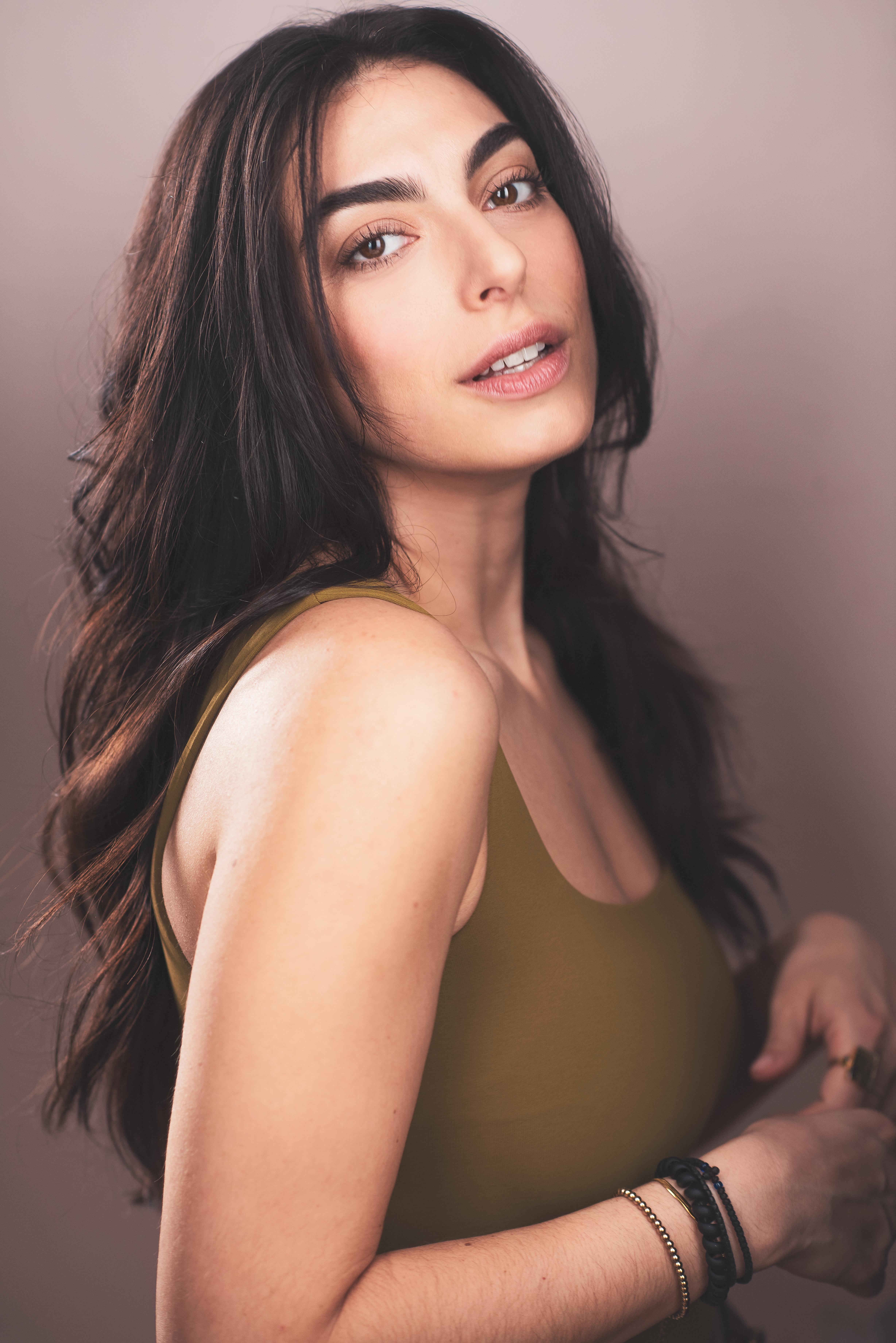 actor Christina Mavronas large photo