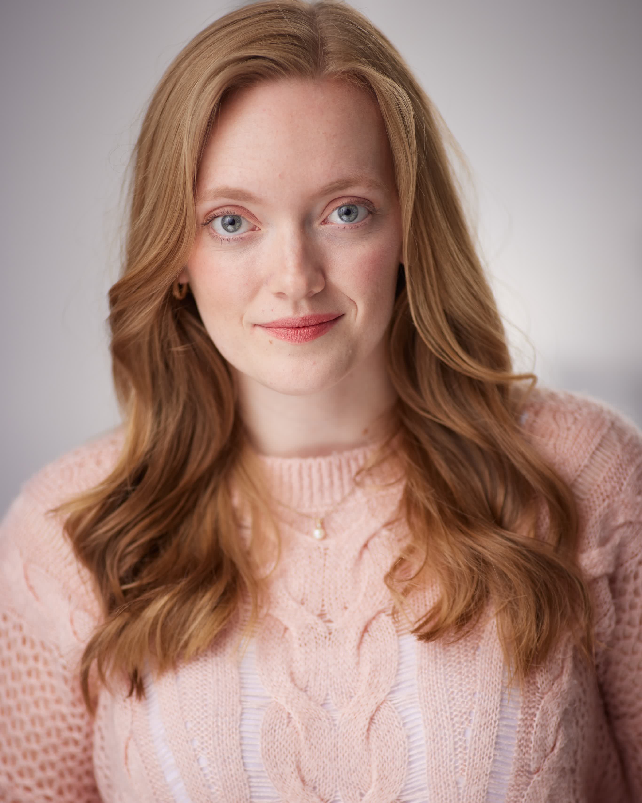 actor Nora Graham large photo