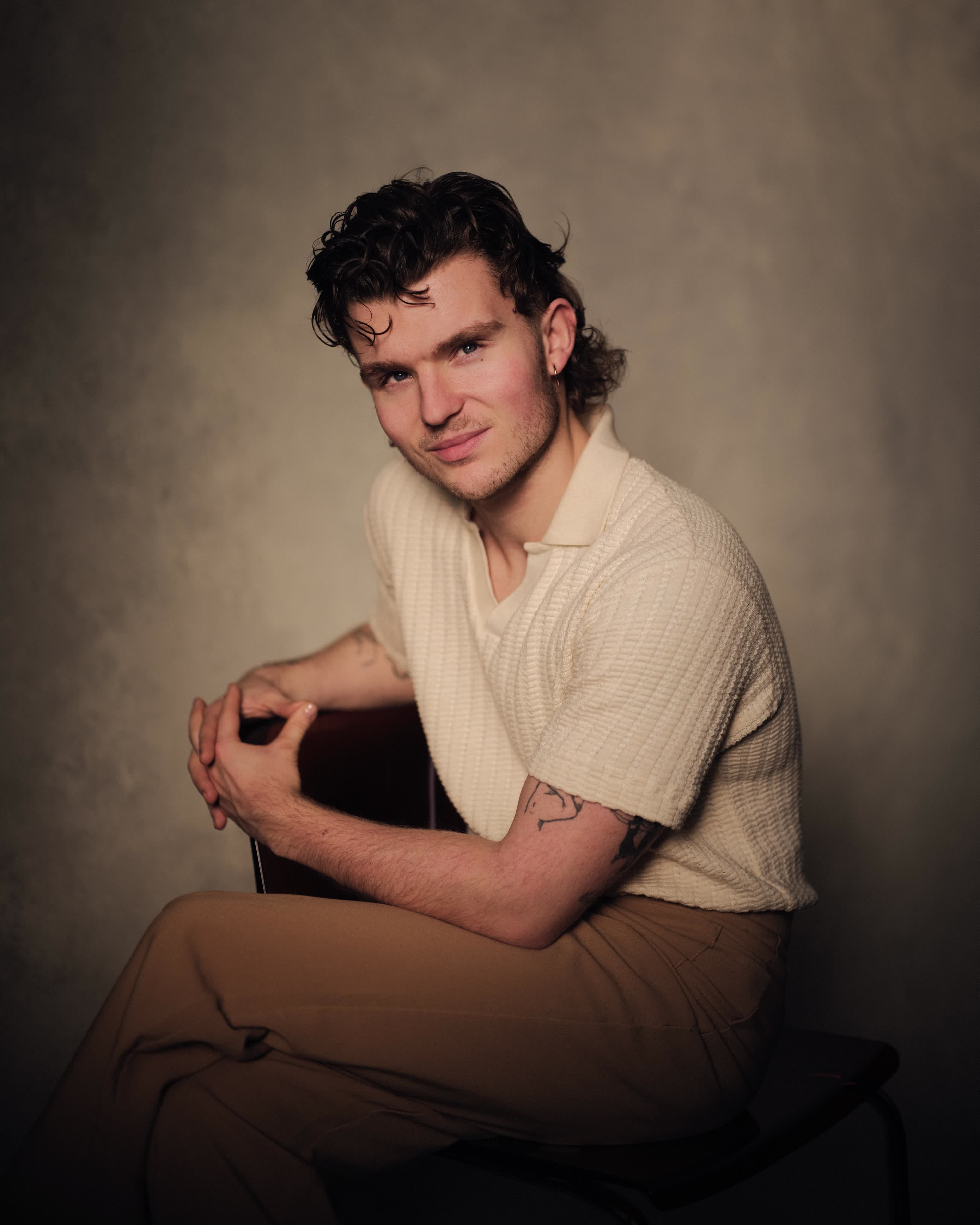 actor Alex Laurence-Phillips large photo