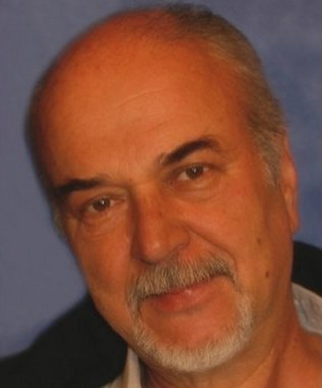 actor Ilias Petropouleas large photo