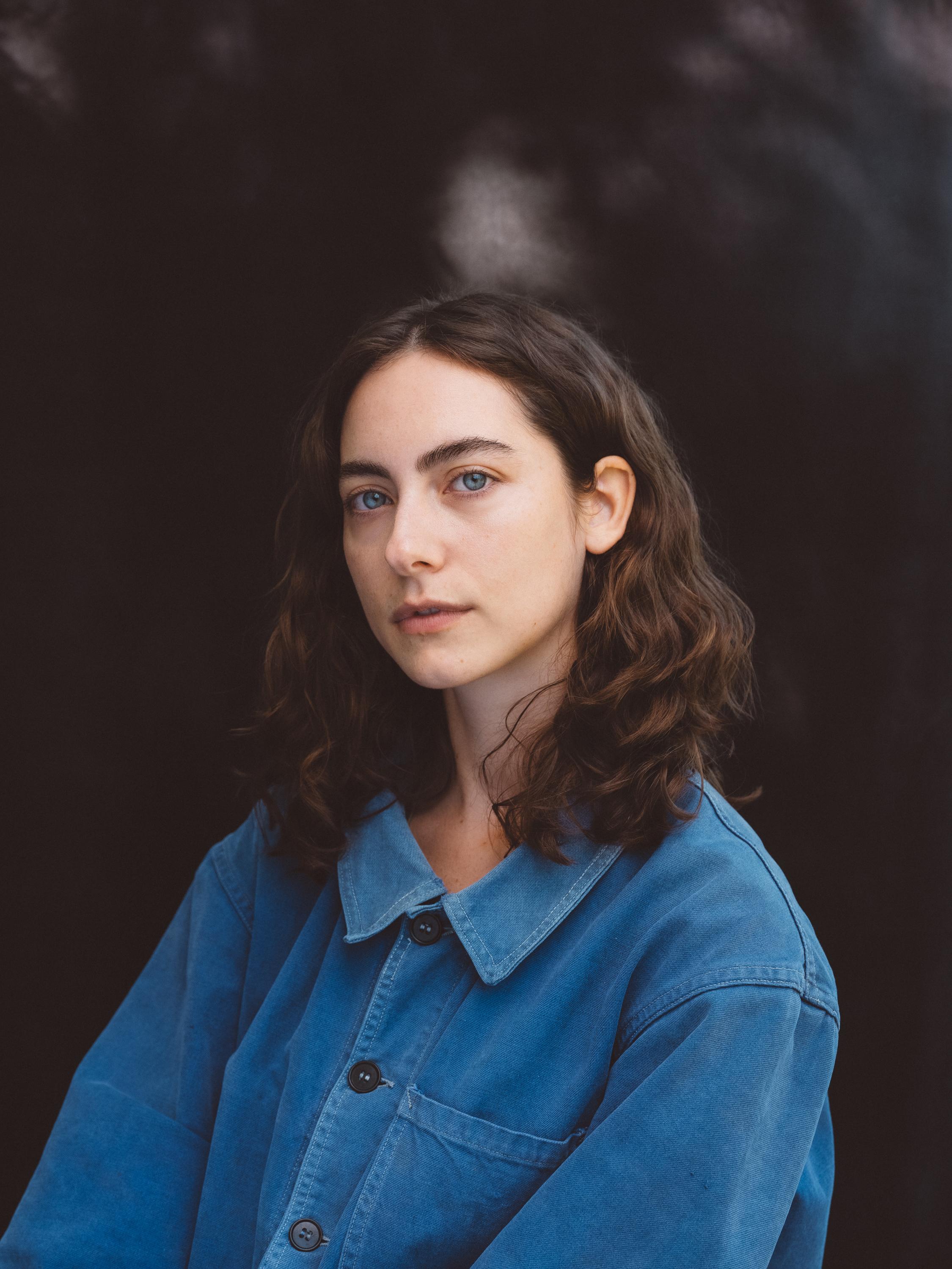 actor Olivia Piplios large photo