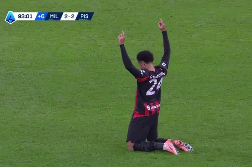 [Goal] Making amends! Ademola Lookman scores with a long-range rocket