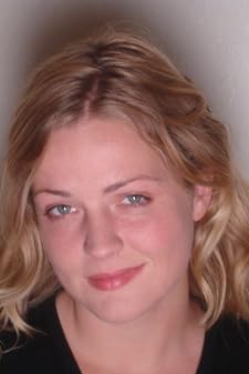 actor Silje Holtet large photo