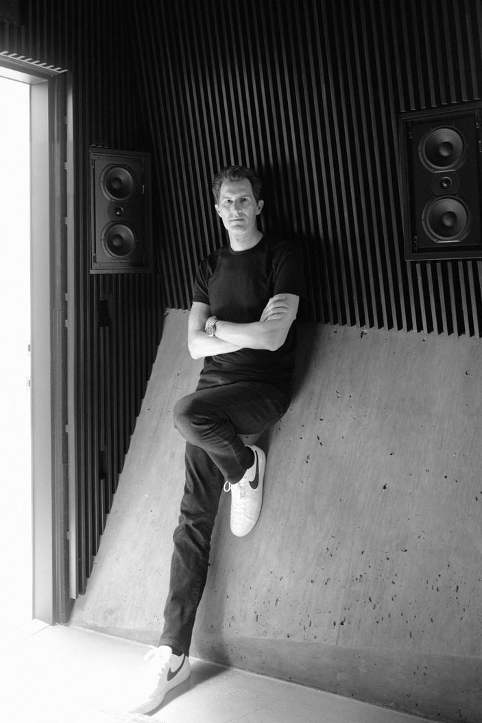 actor Joseph Kosinski large photo