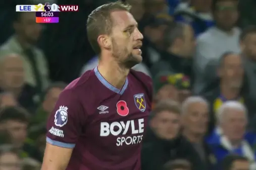 [Highlights] A rare chance! Soucek makes a late run and heads wide of the goal