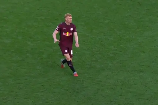 [Highlights] Hadeji chests the ball and volleys, Damen makes a quick save