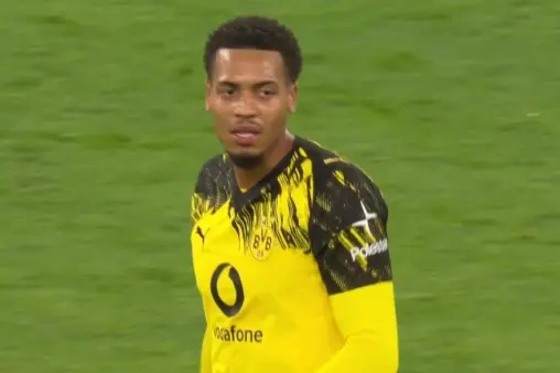 [Highlights] Testing the touch! Nmecha's powerful shot from the edge of the box just wide of the post