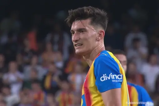 [Highlights] Derby tension! Valencia player fouled hard, Pepelu's free kick sails over the bar