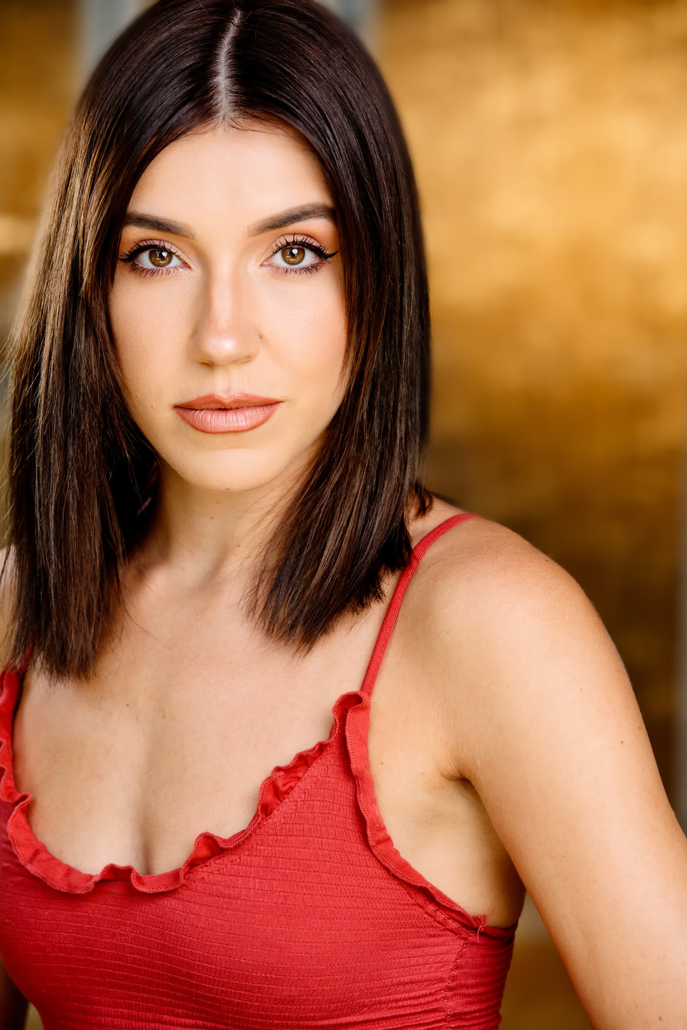 actor Emily Wilson large photo