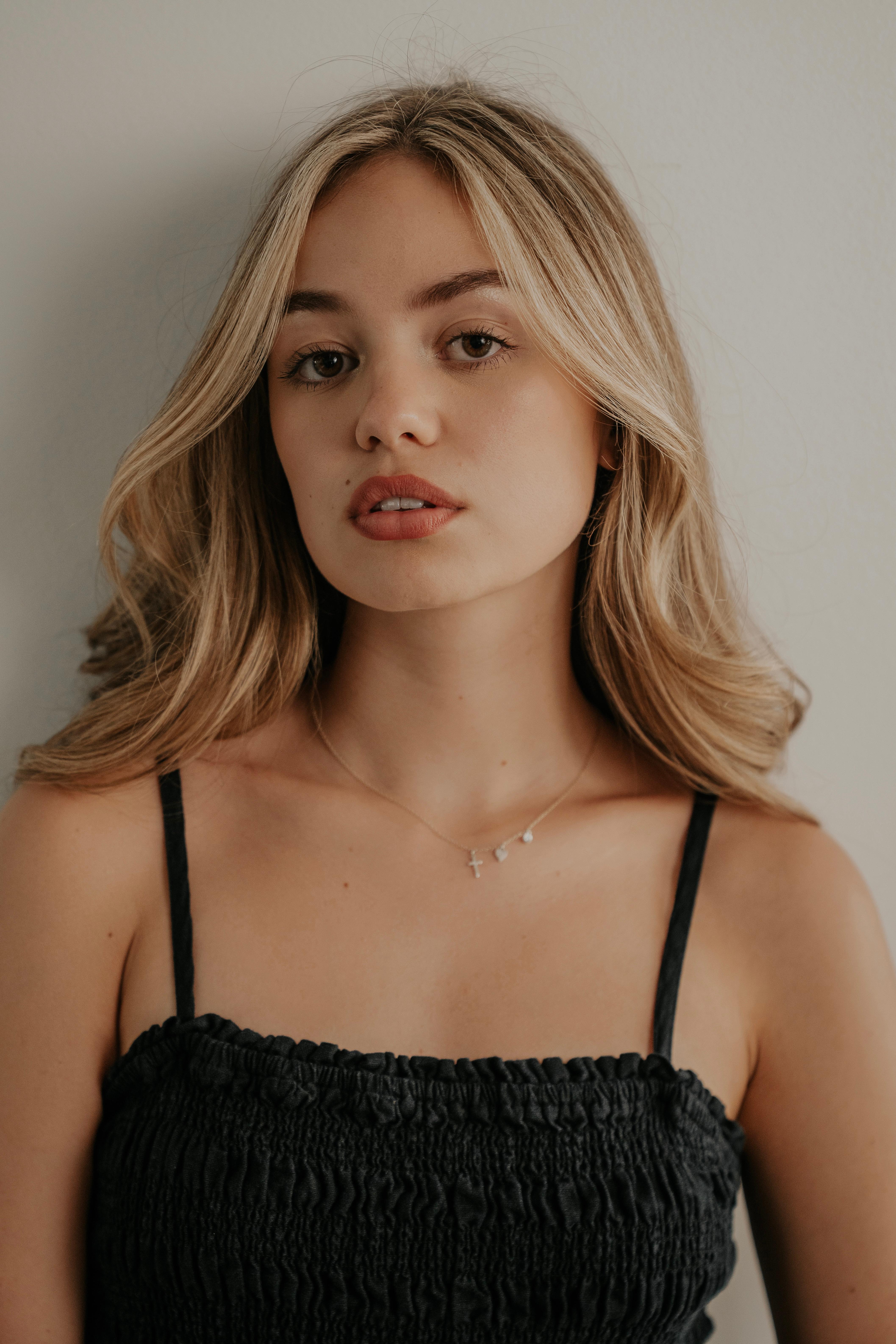 actor Olivia Rose Williams large photo