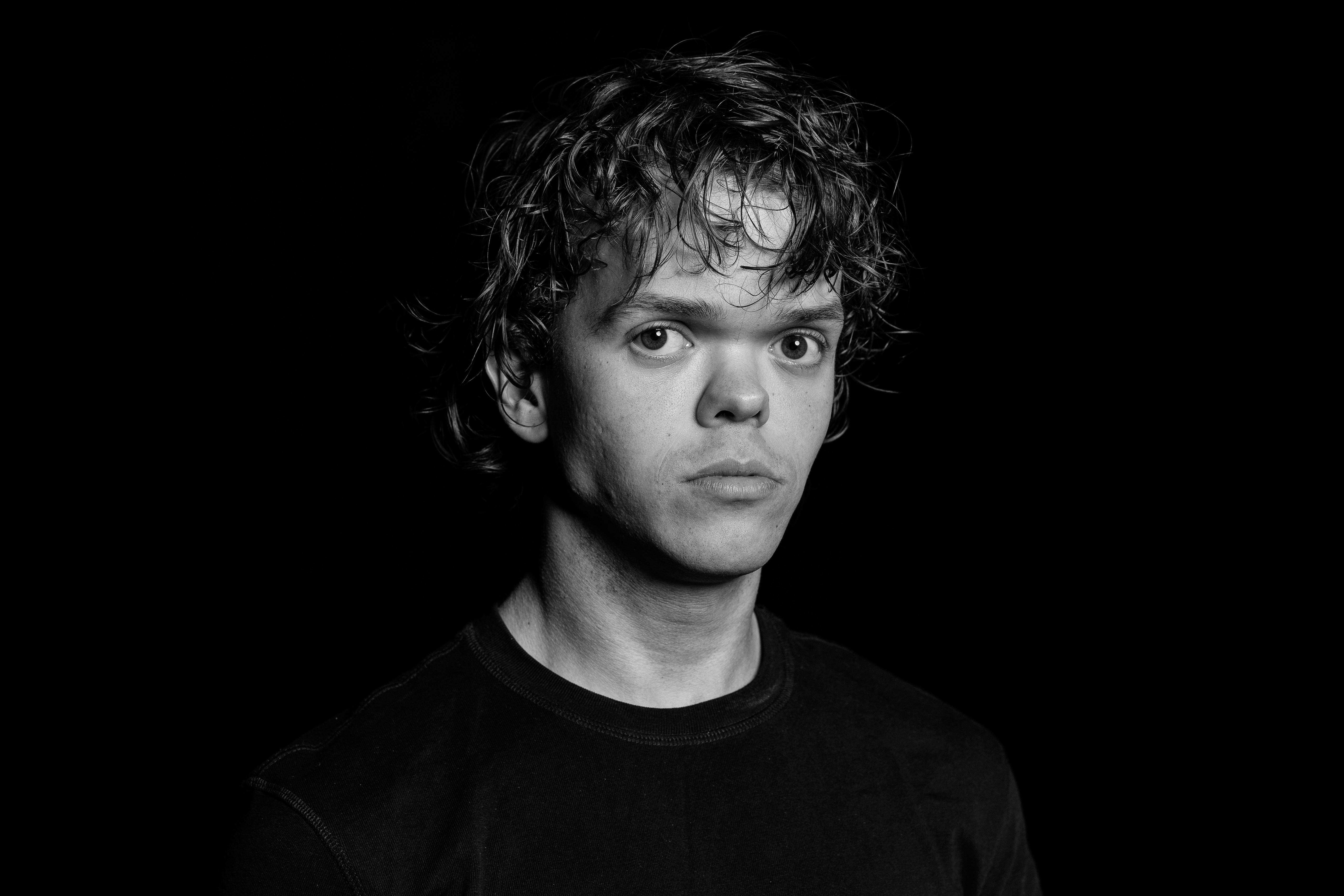 actor Daniel Bos large photo