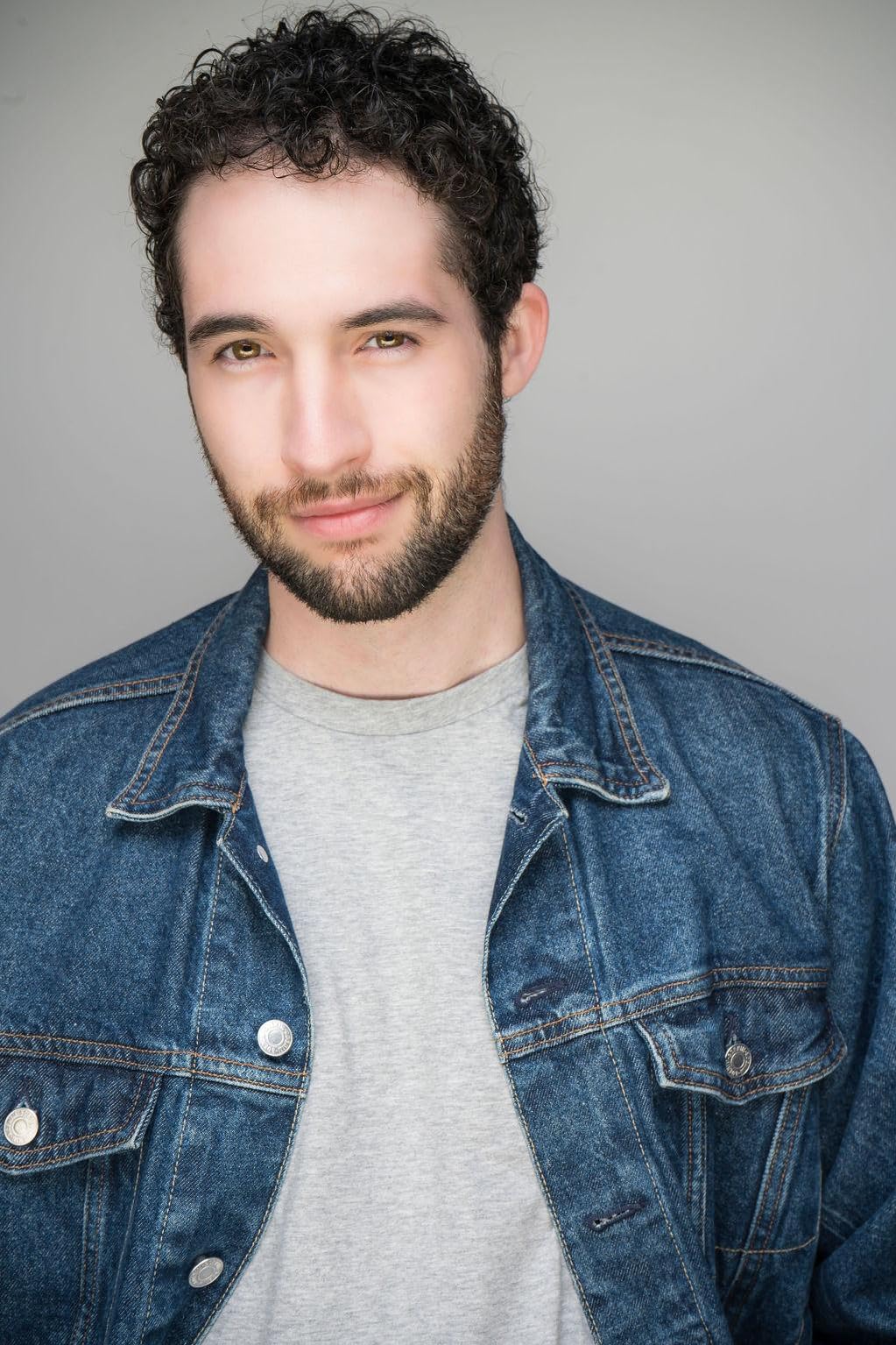 actor Eliyah Ghaeini large photo