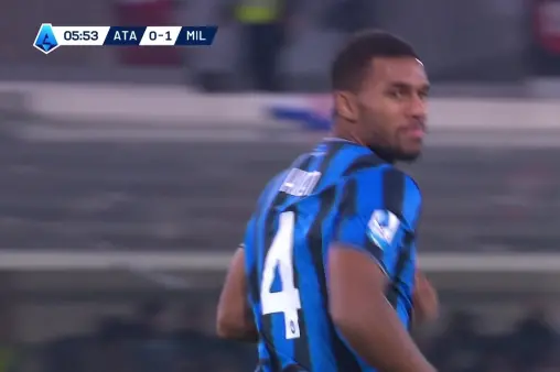 [Highlights] Off the post! Sheehan flicks header from corner just wide