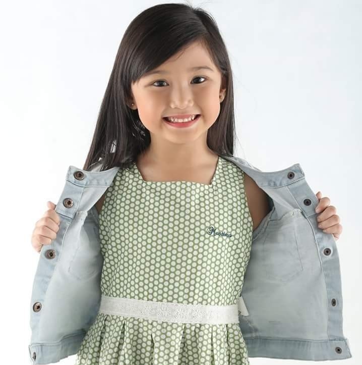 actor Ashley Cabrera large photo