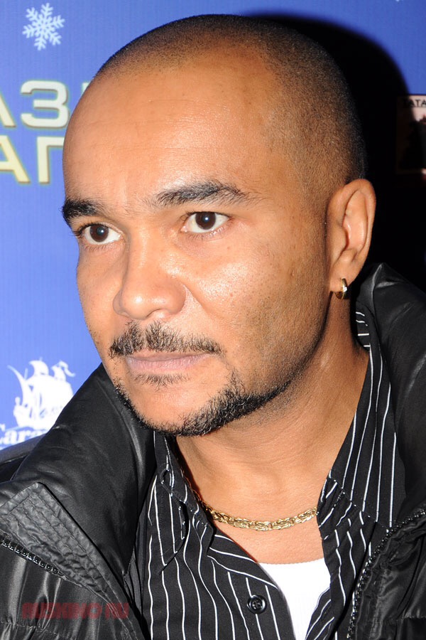 actor Grigoriy Siyatvinda large photo