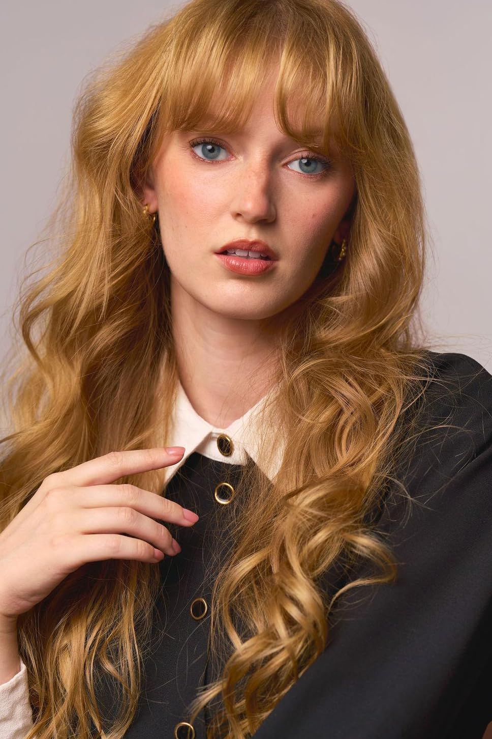 actor Leah Merritt large photo