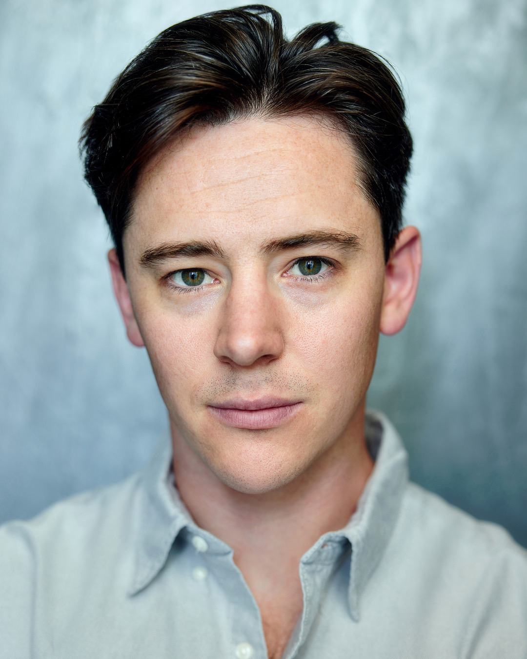 actor Joshua Glenister large photo