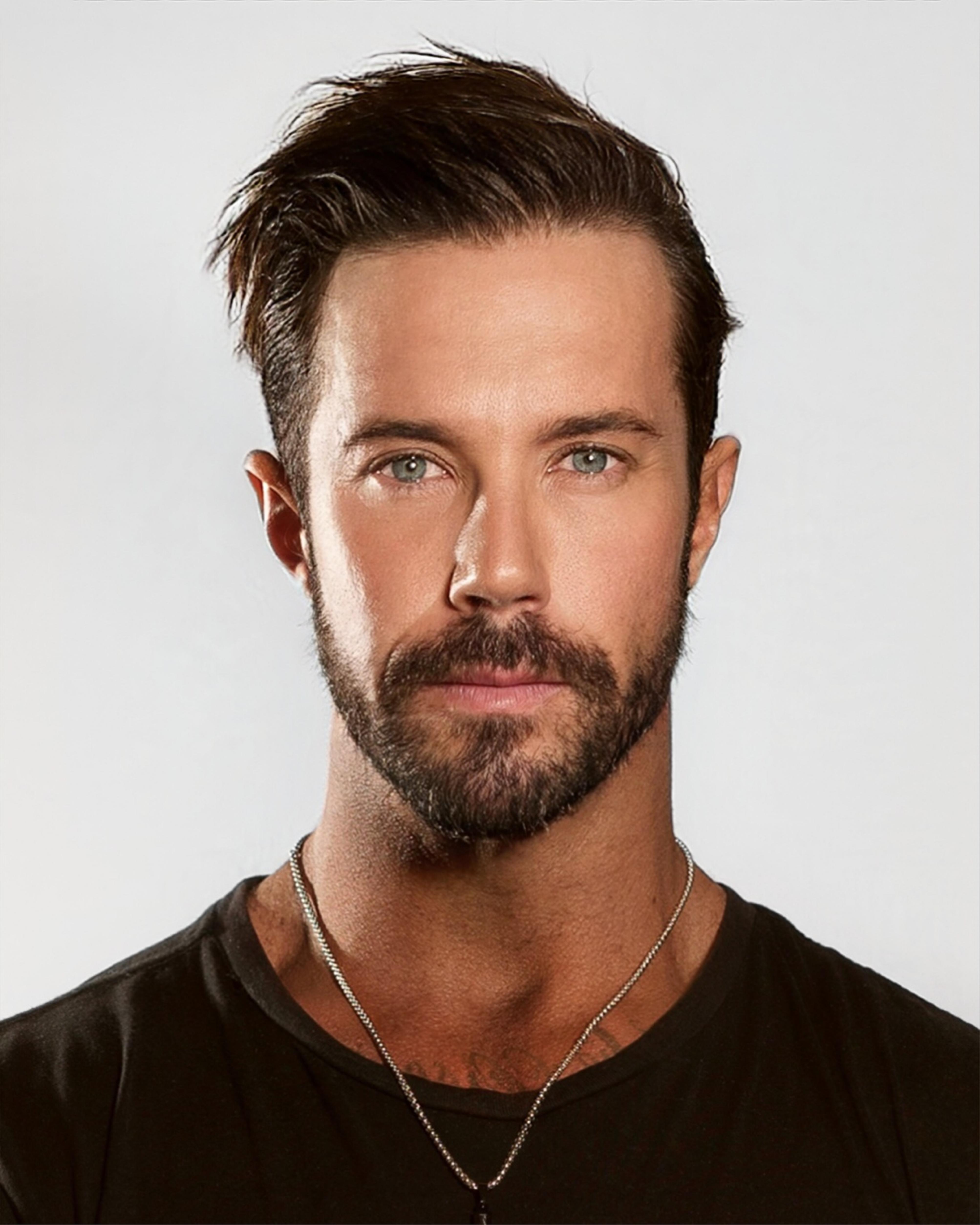 actor Nathan Bates large photo