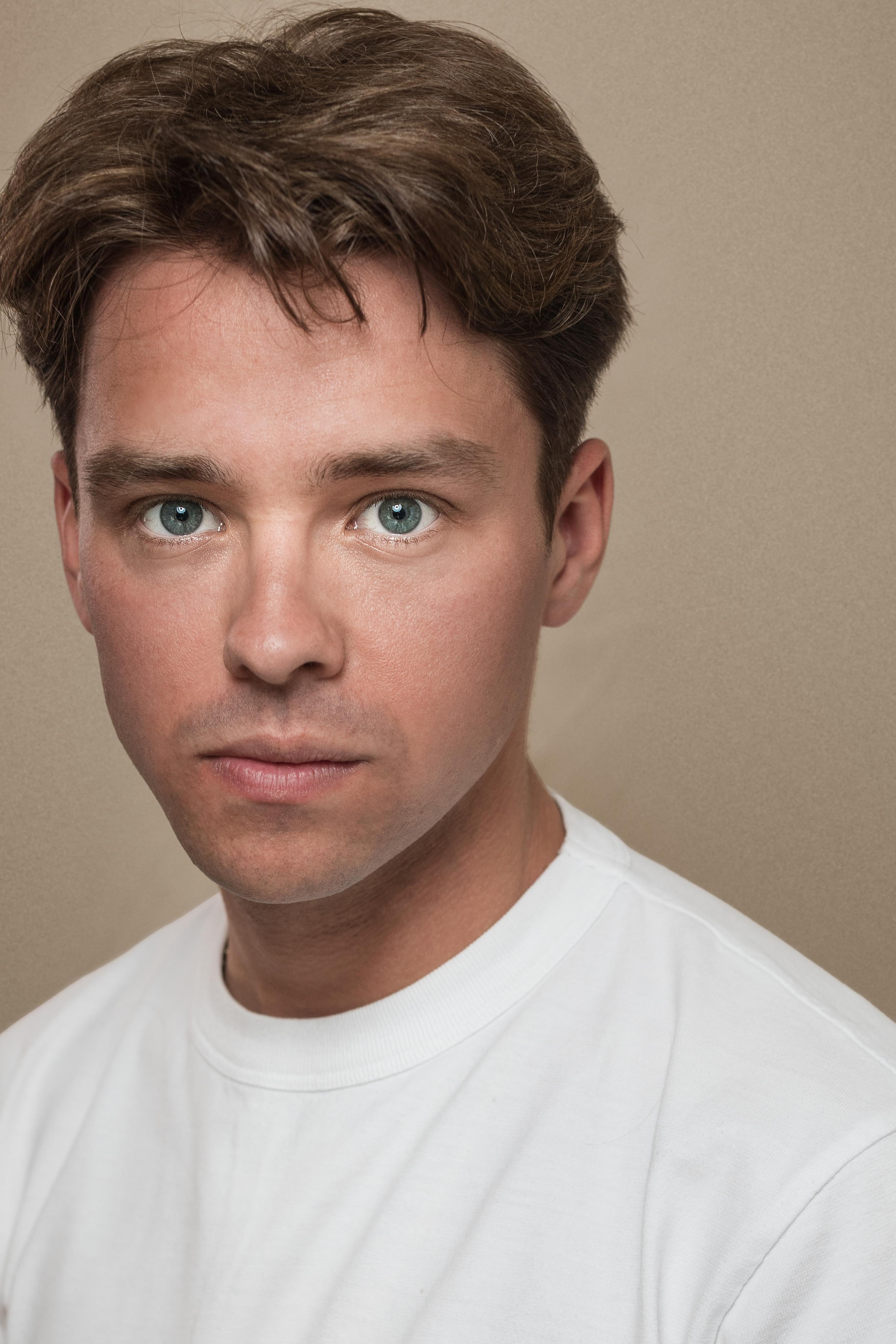 actor Daf Thomas large photo