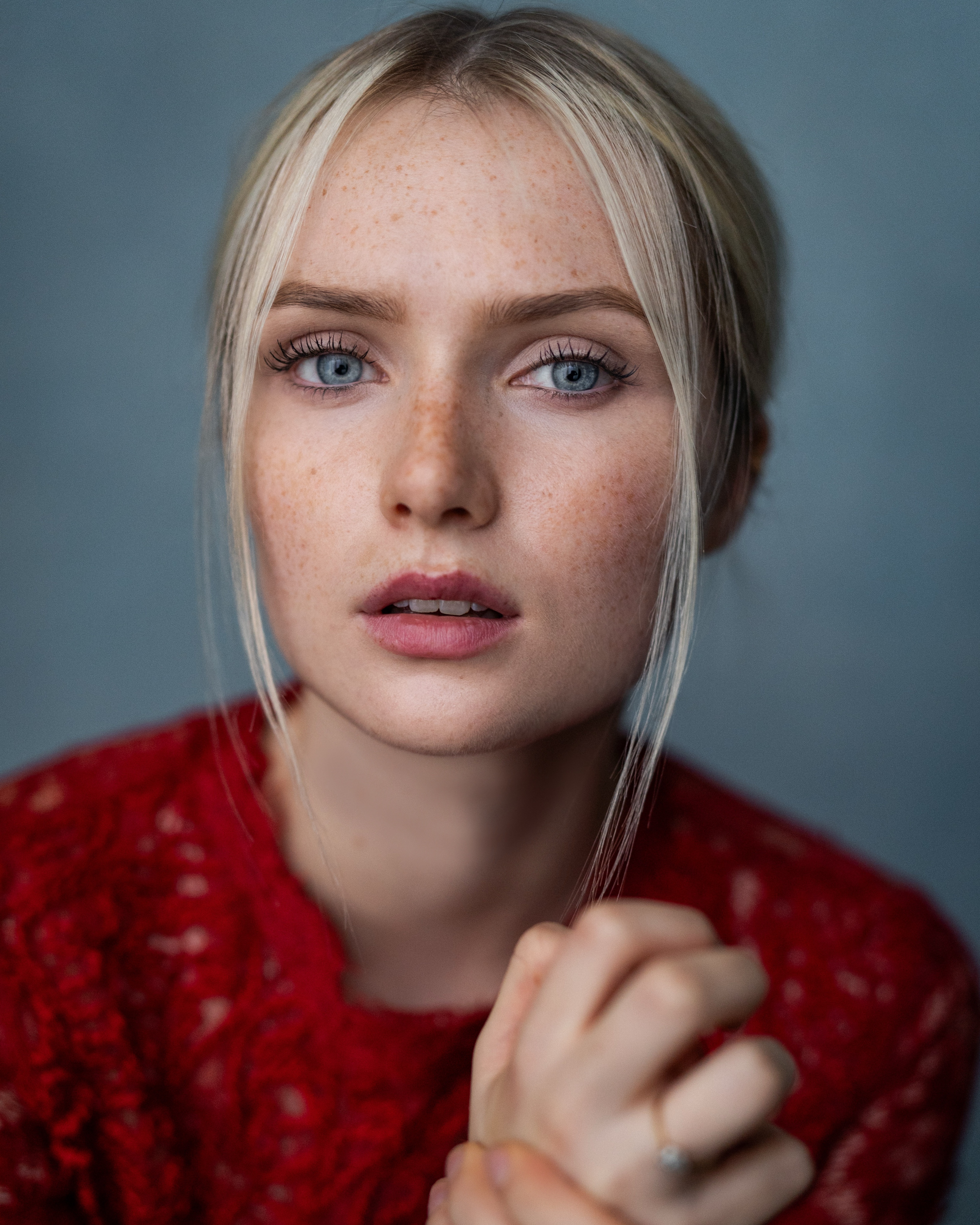 actor Sylvie Varcoe large photo