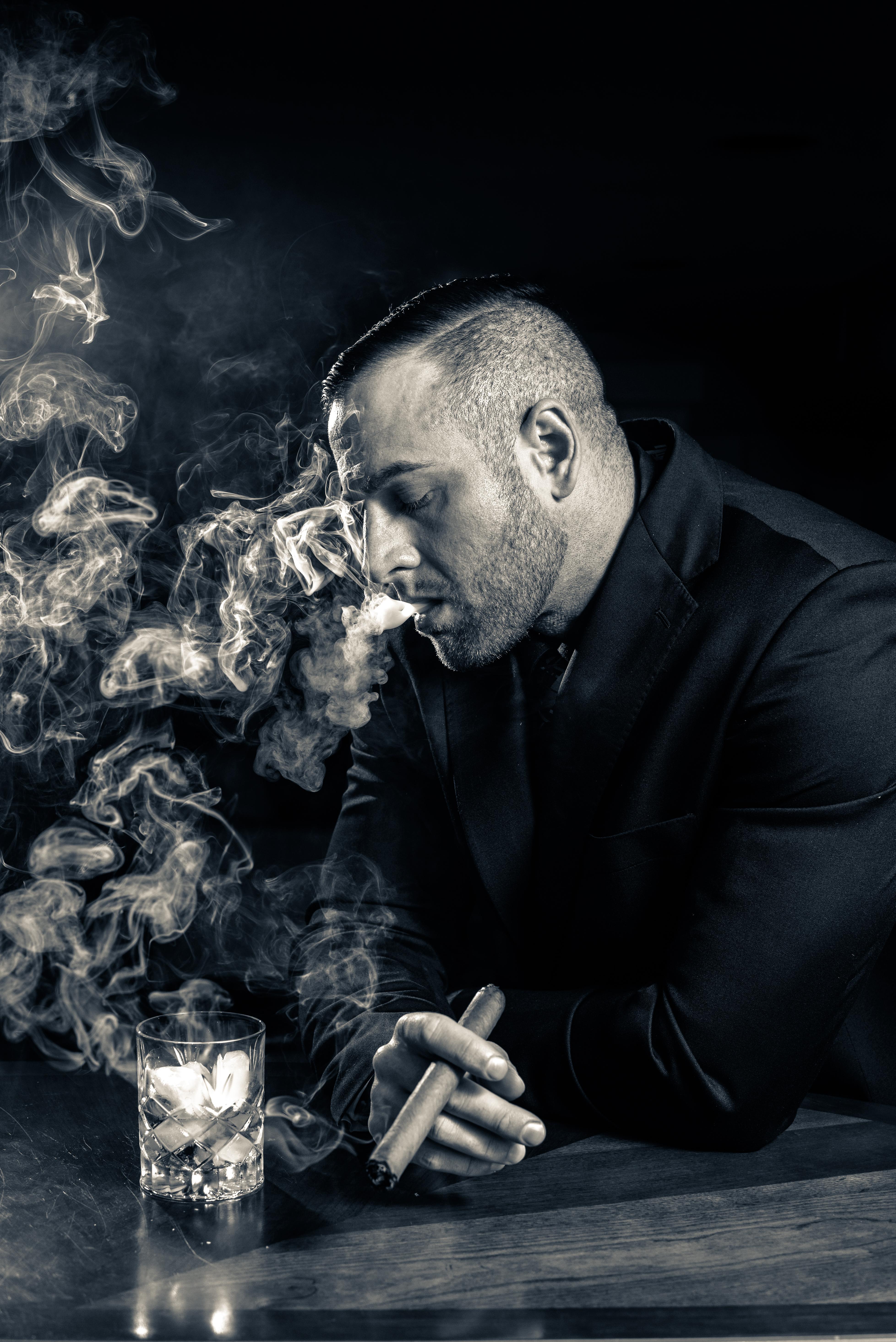 actor Murray Urquhart large photo